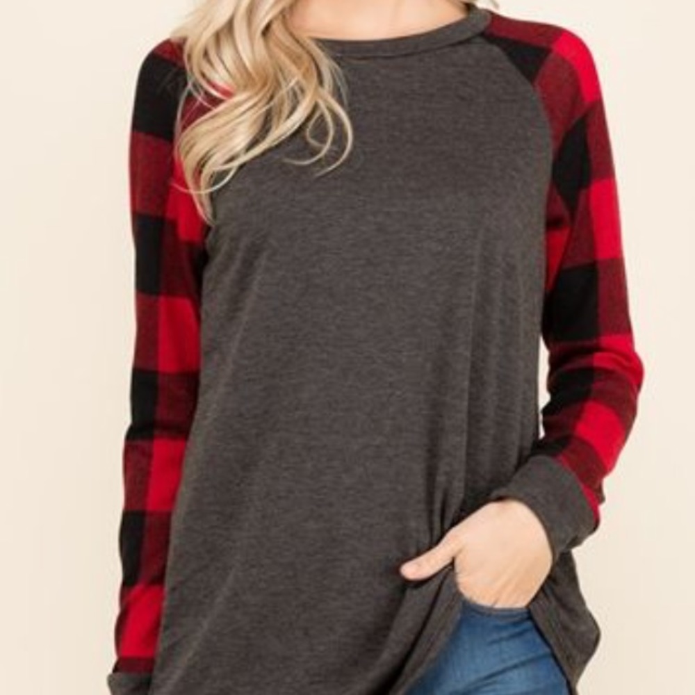Last one!!! ❤️❤️❤️❤️Buffalo plaid top